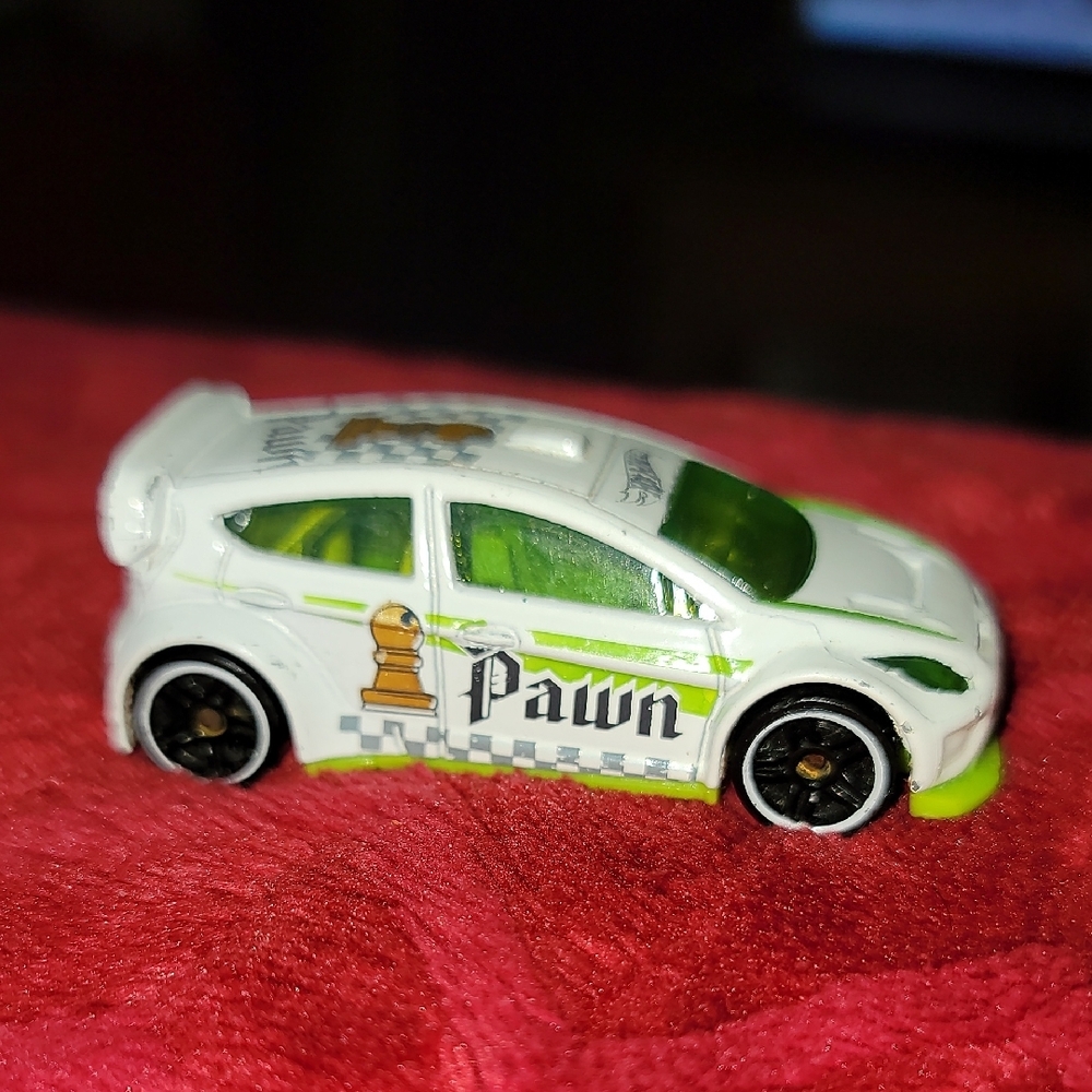 2018 Hot Wheels #263 Checkmate-Pawn 9/9 '12 FORD FIESTA White w/Black Pr5 Spokes